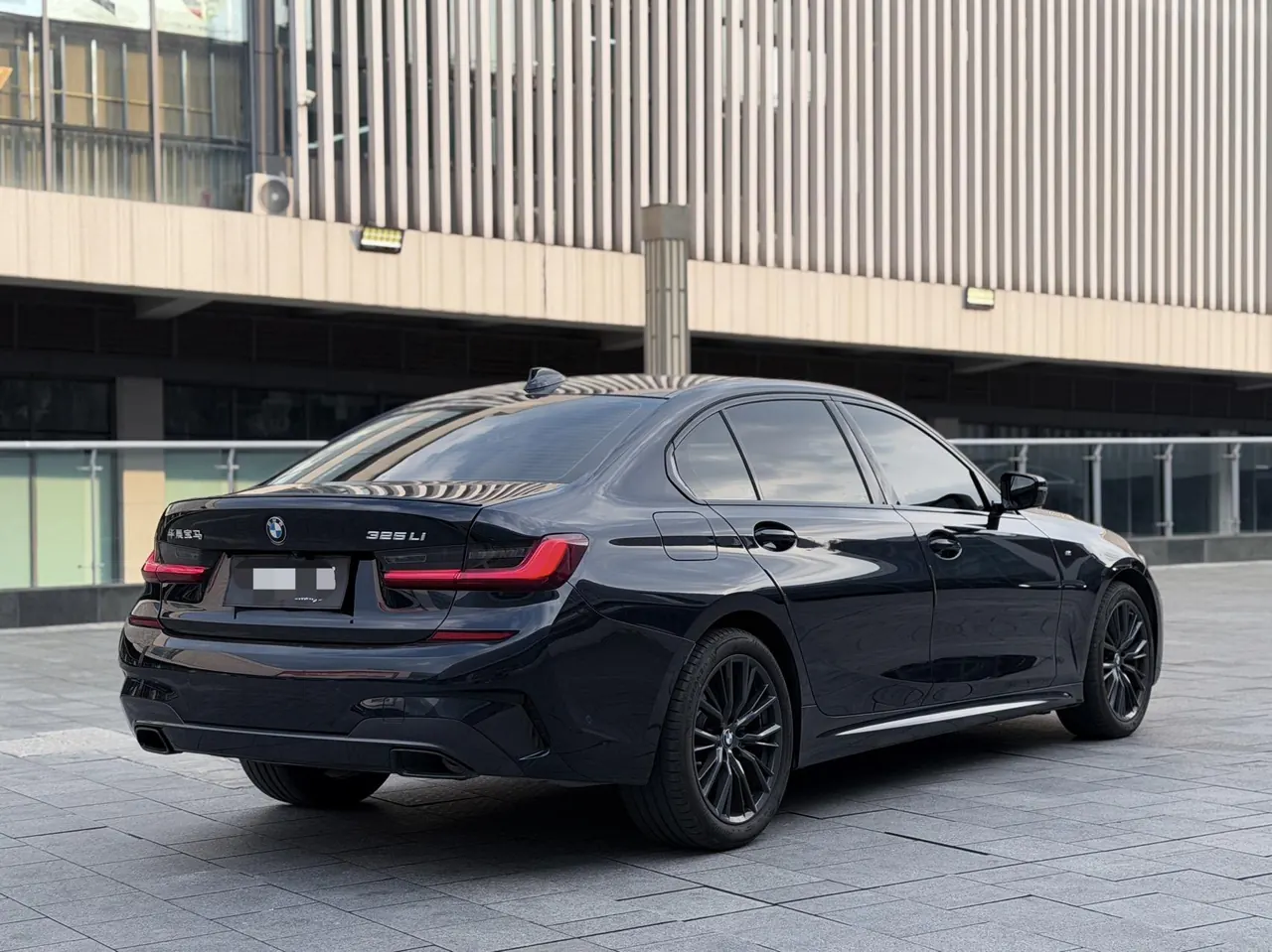 BMW 3 Series 2022 325Li 2.0T M Sports Obsidian Night Kit (Changed) Automatic Gear 3