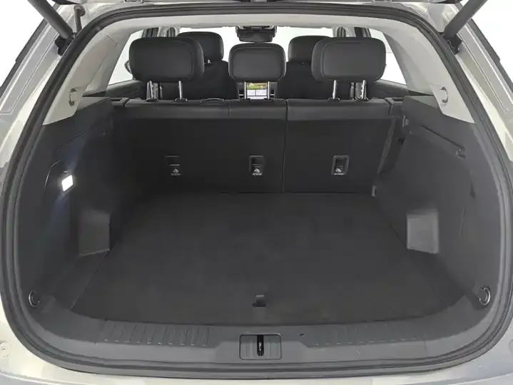 Explore 06 C- DM 2024 Luxury Model 4