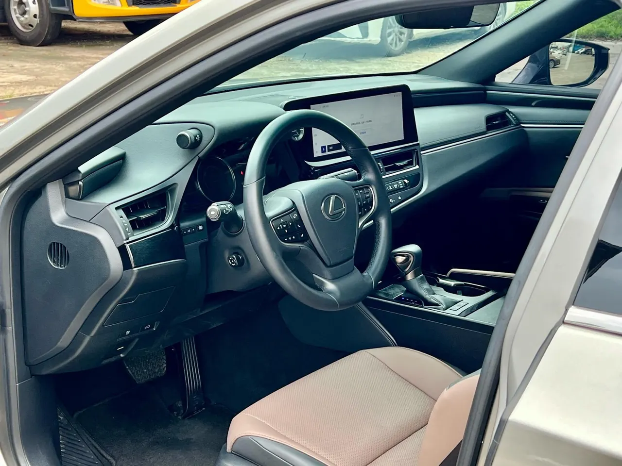 Lexus ES (Imported) 2022 ES300h 2.5 Stepless Premium Edition Automatic Gear 7