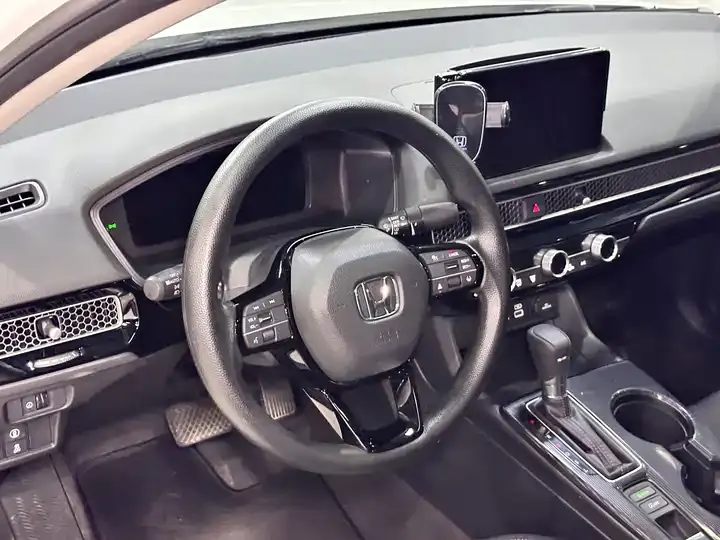 Model 2023 240TURBO CVT Technology Edition 4