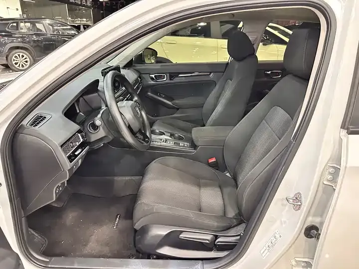 Model 2023 240TURBO CVT Technology Edition 5