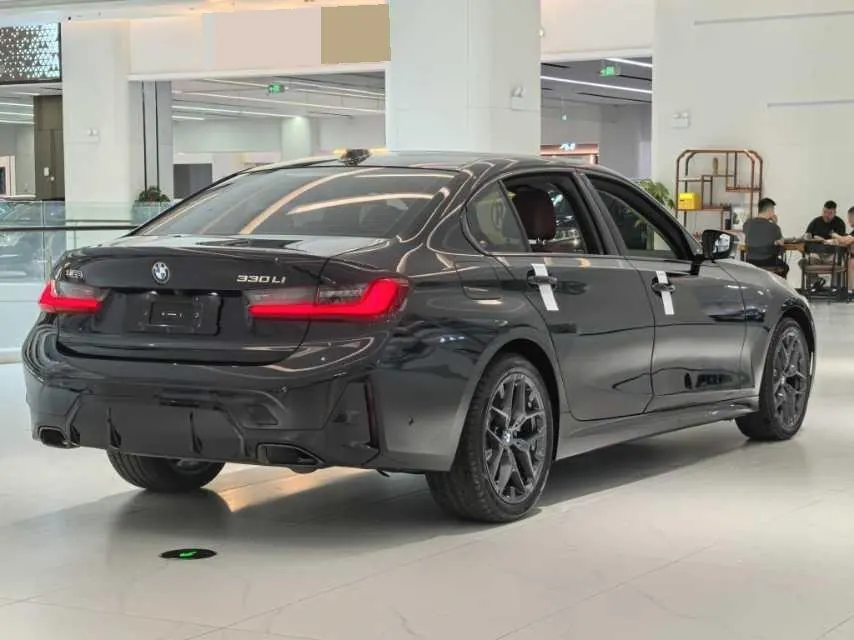 BMW 3 Series 2024 330Li 2.0T M Sports Obsidian Night Suit Automatic Gear 9