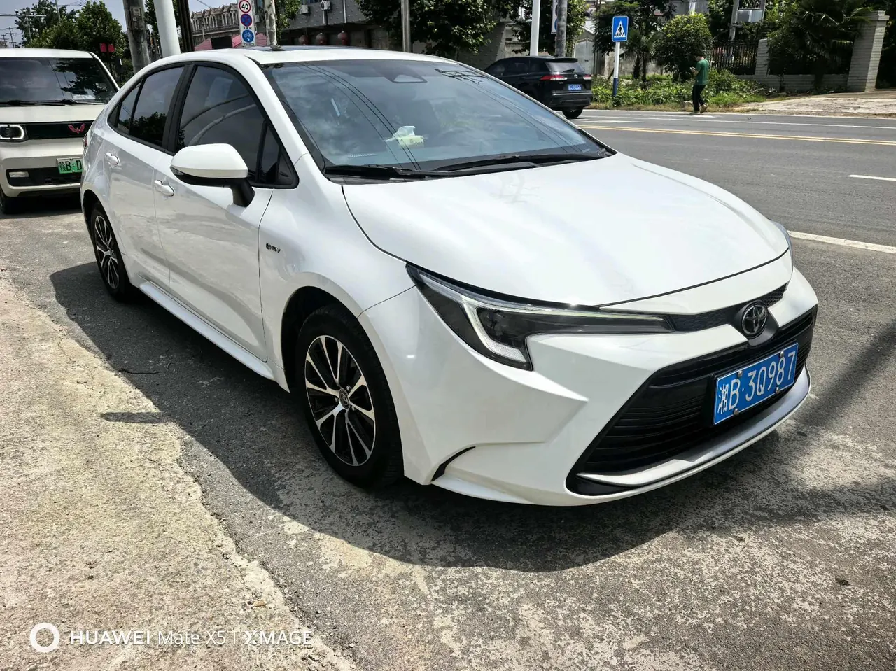 Toyota 2024 Lei Ling Shuangqing 1.8 Stepless Intelligent Electric Hybrid Leading Edition Automatic Gear 2