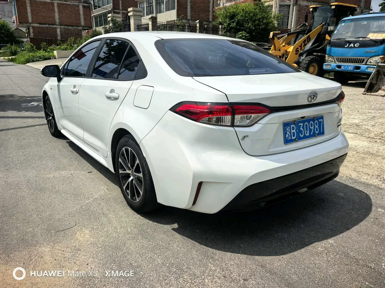 Toyota 2024 Lei Ling Shuangqing 1.8 Stepless Intelligent Electric Hybrid Leading Edition Automatic Gear 3