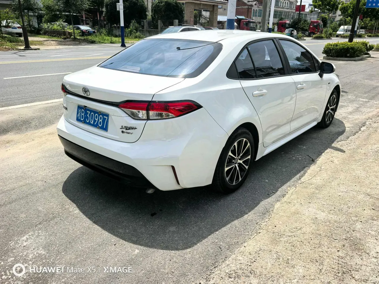 Toyota 2024 Lei Ling Shuangqing 1.8 Stepless Intelligent Electric Hybrid Leading Edition Automatic Gear 4