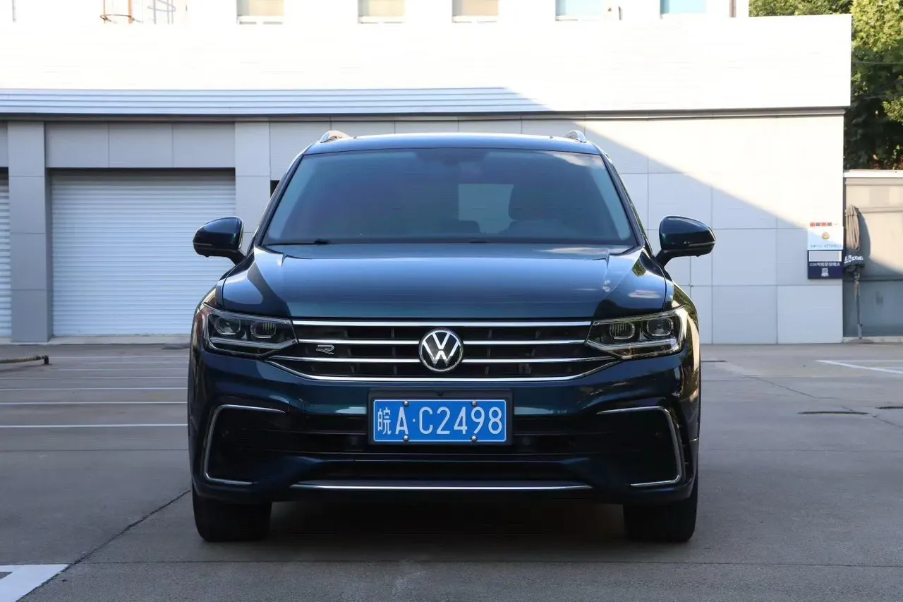 Volkswagen 2022 Tiguan L R-Line 2.0TSI 330TSI Two-Drive R-Line Overdrive Automatic Gear 11