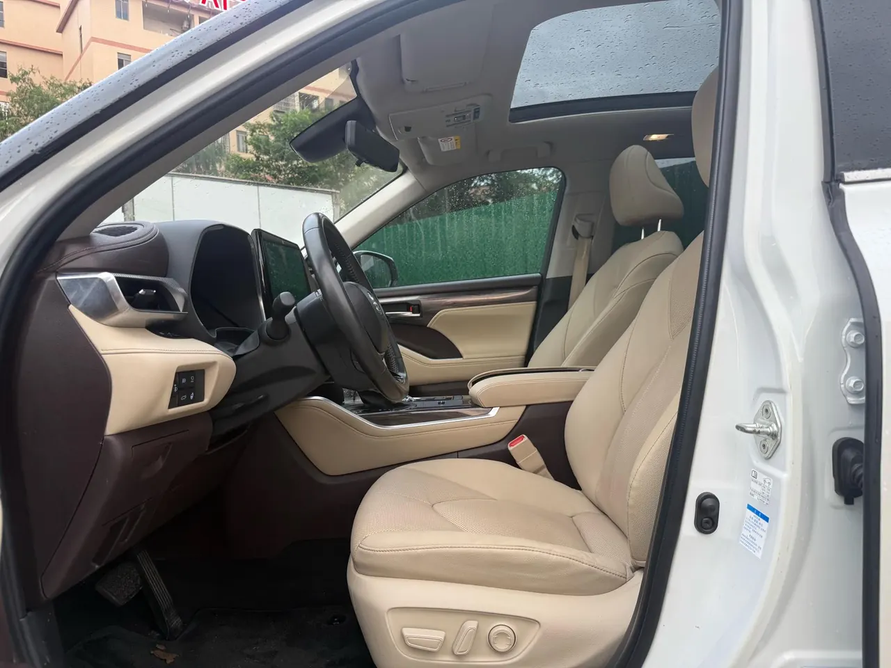 Toyota 2022 Highlander Dual Engine 2.5 Stepless Four-wheel Drive Extreme Edition 7-seat Automatic Gear 4