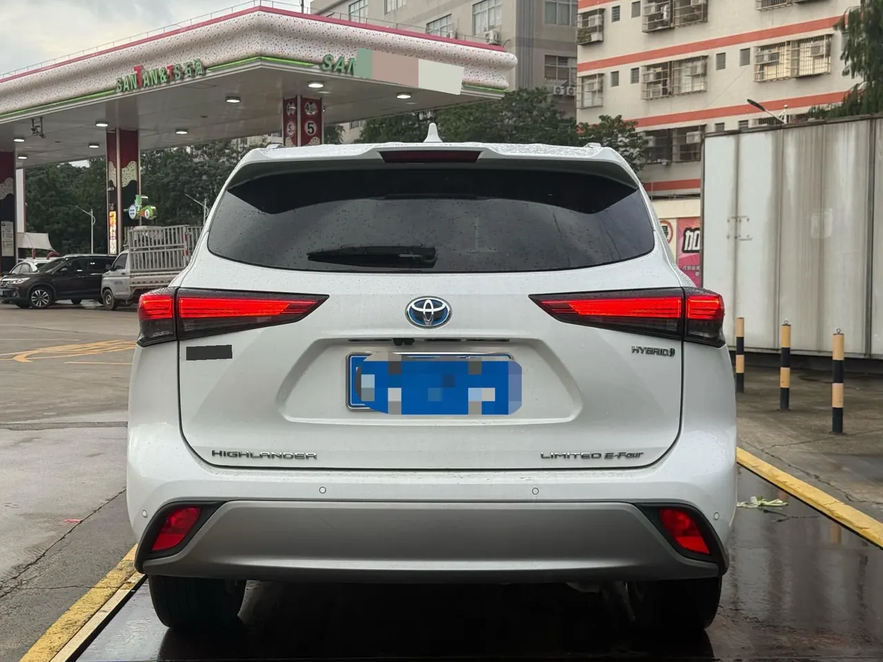 Toyota 2022 Highlander Dual Engine 2.5 Stepless Four-wheel Drive Extreme Edition 7-seat Automatic Gear 8