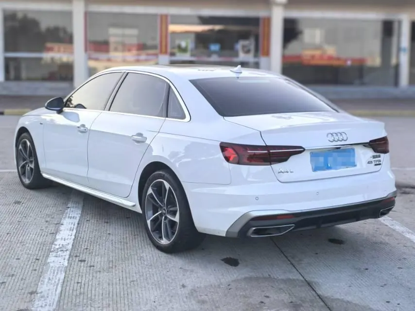 Audi 2020 A4L 2.0TFSI 40TFSI Fashion Dynamic Automatic 2