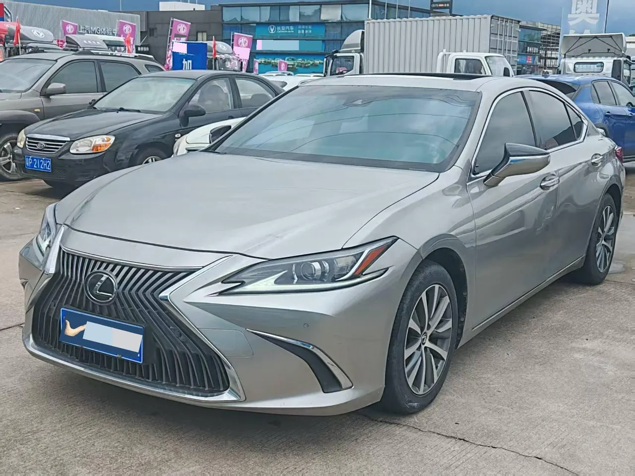 Открыть галерею: Lexus ES (Imported) 2020 ES200 2.0 Stepless Premium Edition Automatic Gear