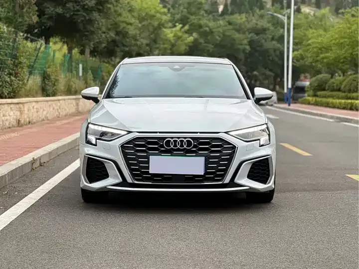Audi A3 2022 Sportback 35 TFSI Luxury Sport 2