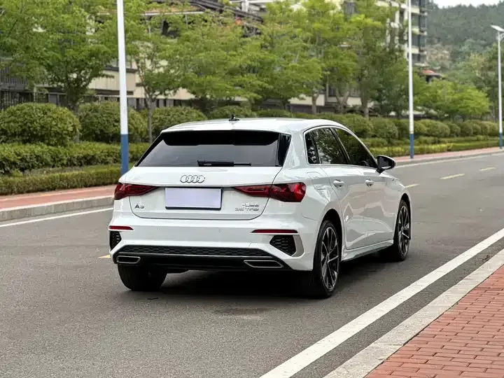 Audi A3 2022 Sportback 35 TFSI Luxury Sport 7