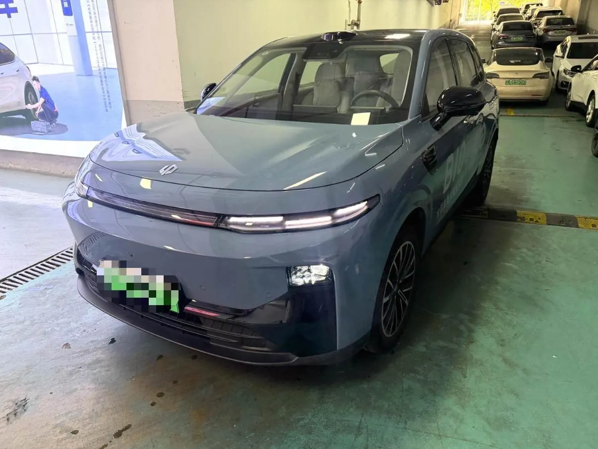 Leapmotor 2025 B 10 510 laser Radar smart driving version of automatic gear - View 1