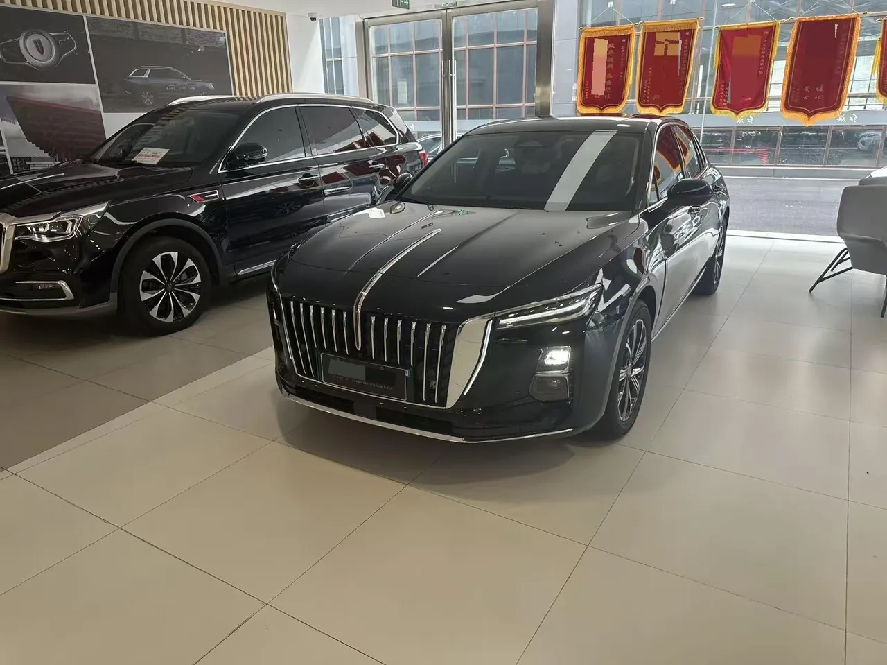 HongQi 2025 H5 PHEV 1.5T 170 Super Hybrid Automatic Gear - View 1