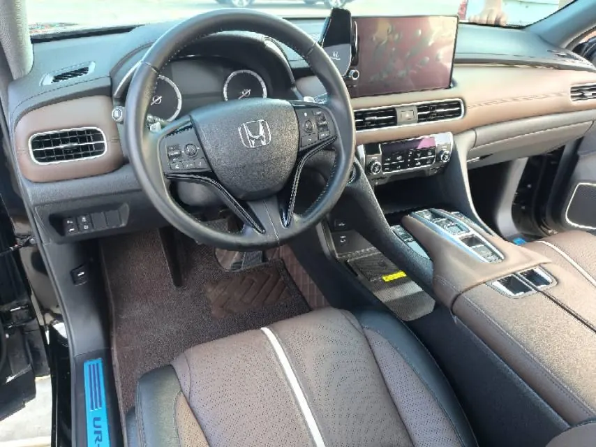 Honda 2024 UR-V 2.0T 370TURBO two-drive elegant version of automatic gear 7
