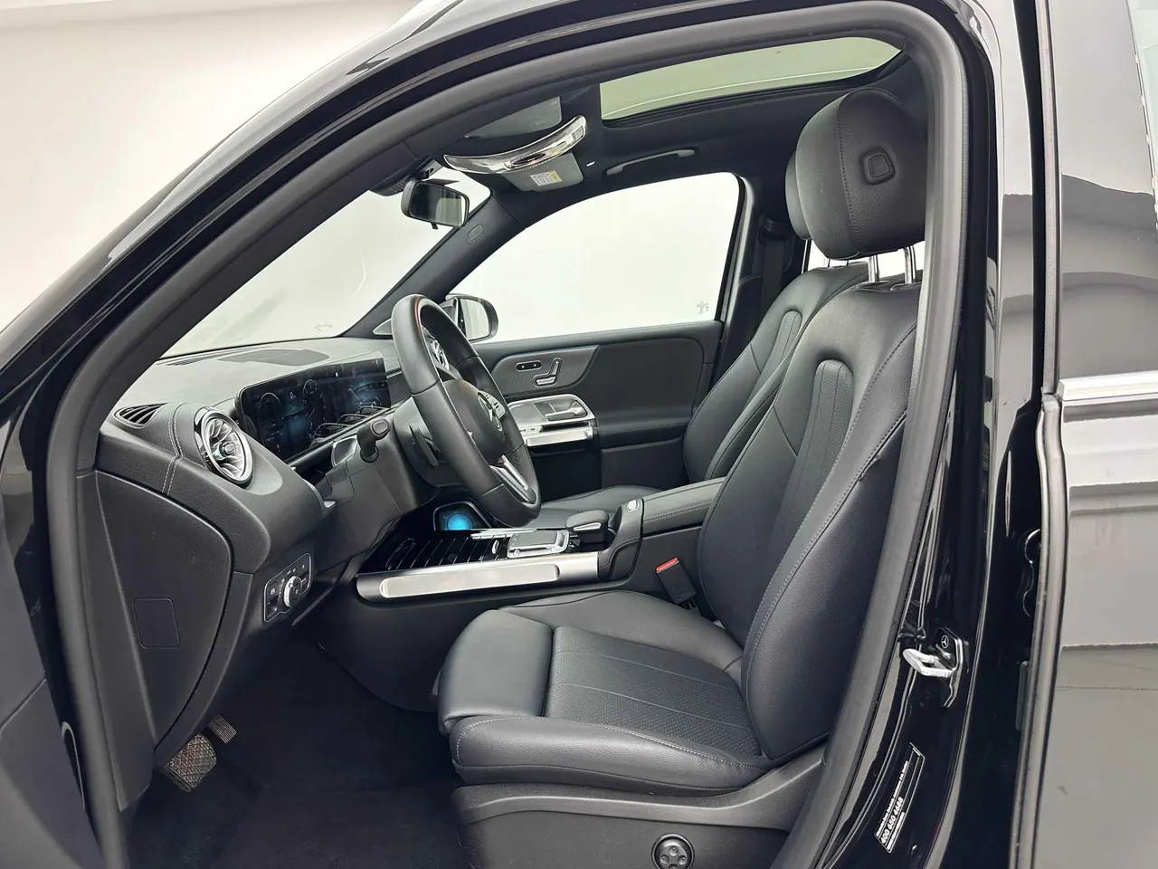 Mercedes Benz 2022 GLB 220 2.0T Dynamic Automatic 9