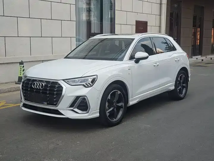 Audi Q3 2023 35 TFSI Fashion Dynamic (1.4T) - View 1