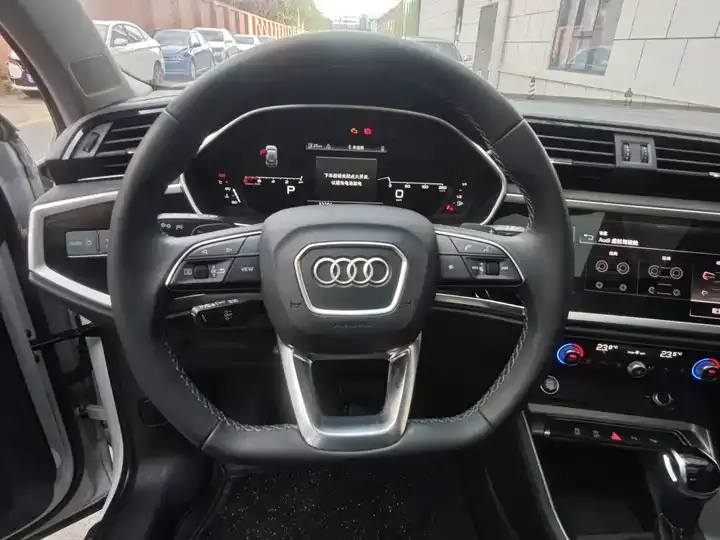Audi Q3 2023 35 TFSI Fashion Dynamic (1.4T) 11