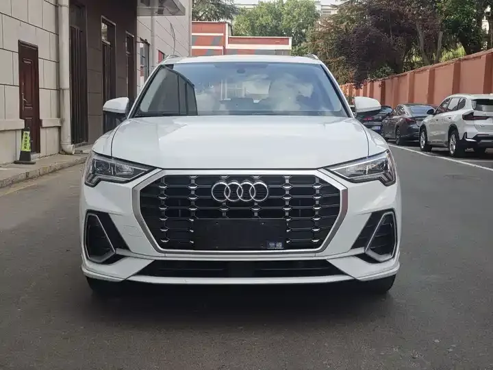 Audi Q3 2023 35 TFSI Fashion Dynamic (1.4T) 2