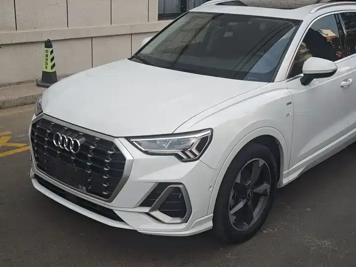 Audi Q3 2023 35 TFSI Fashion Dynamic (1.4T) 3