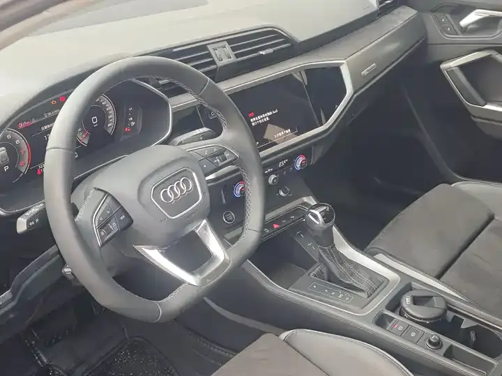 Audi Q3 2023 35 TFSI Fashion Dynamic (1.4T) 6