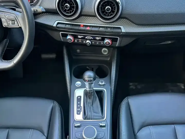 Audi Q2L 2022 35 TFSI Fashion Dynamic 12