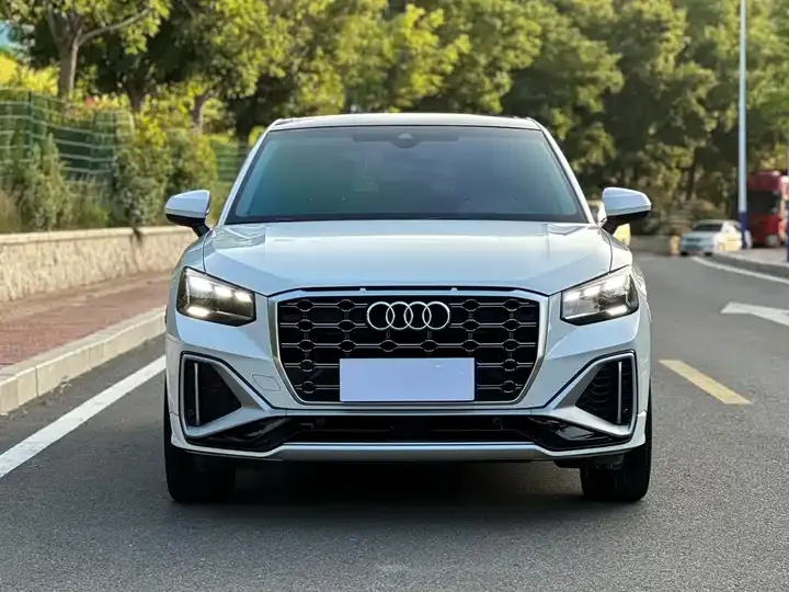 Audi Q2L 2022 35 TFSI Fashion Dynamic 2