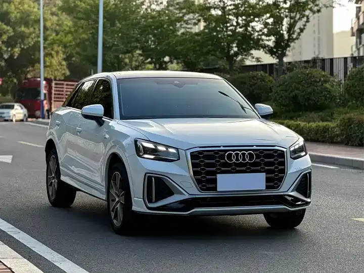 Audi Q2L 2022 35 TFSI Fashion Dynamic 3
