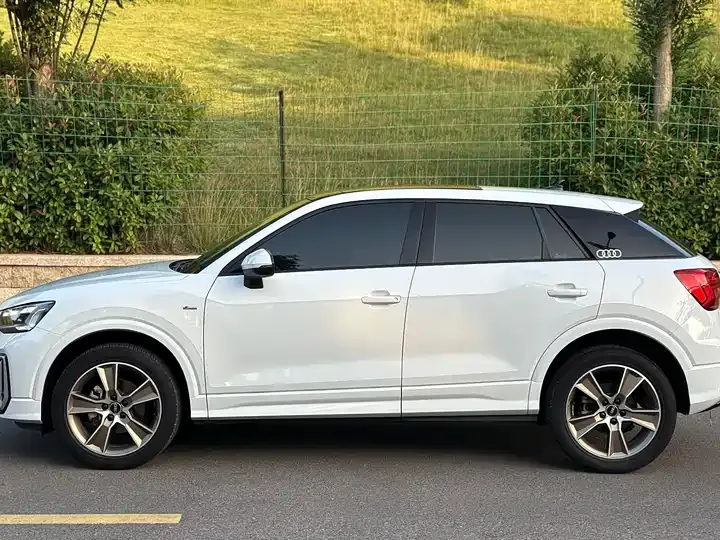 Audi Q2L 2022 35 TFSI Fashion Dynamic 4