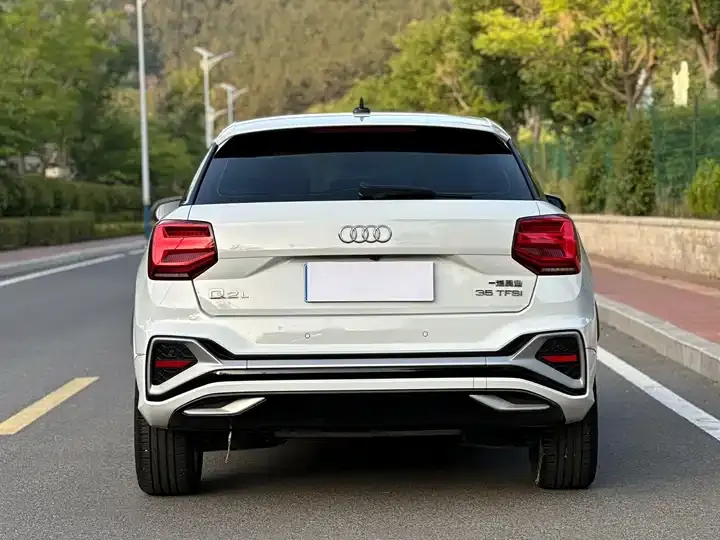Audi Q2L 2022 35 TFSI Fashion Dynamic 6