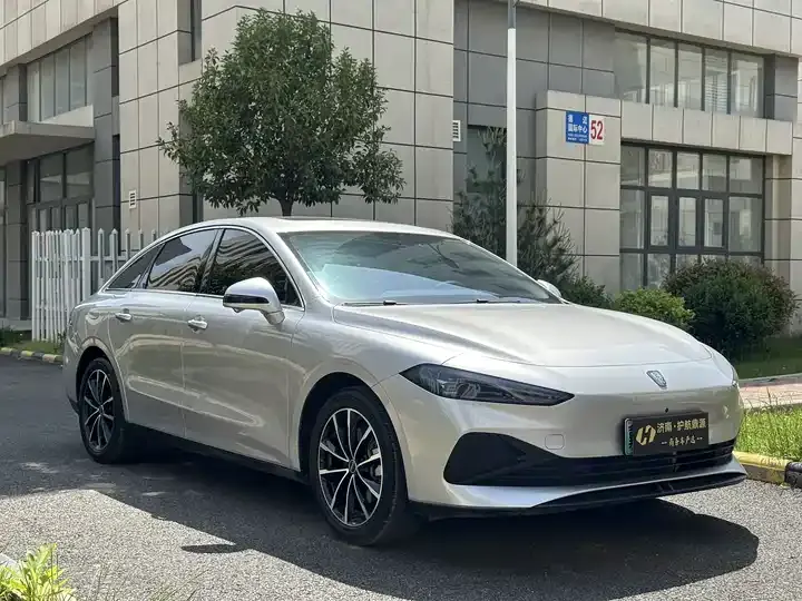 Roewe D7 2025 DMH 125km World Champion Edition 3