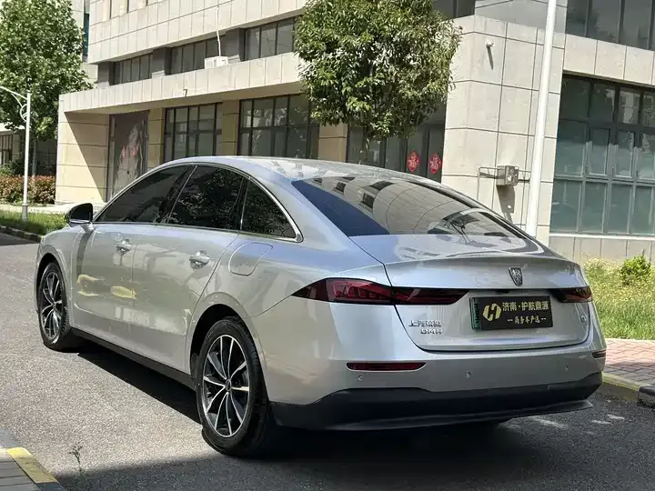 Roewe D7 2025 DMH 125km World Champion Edition 6