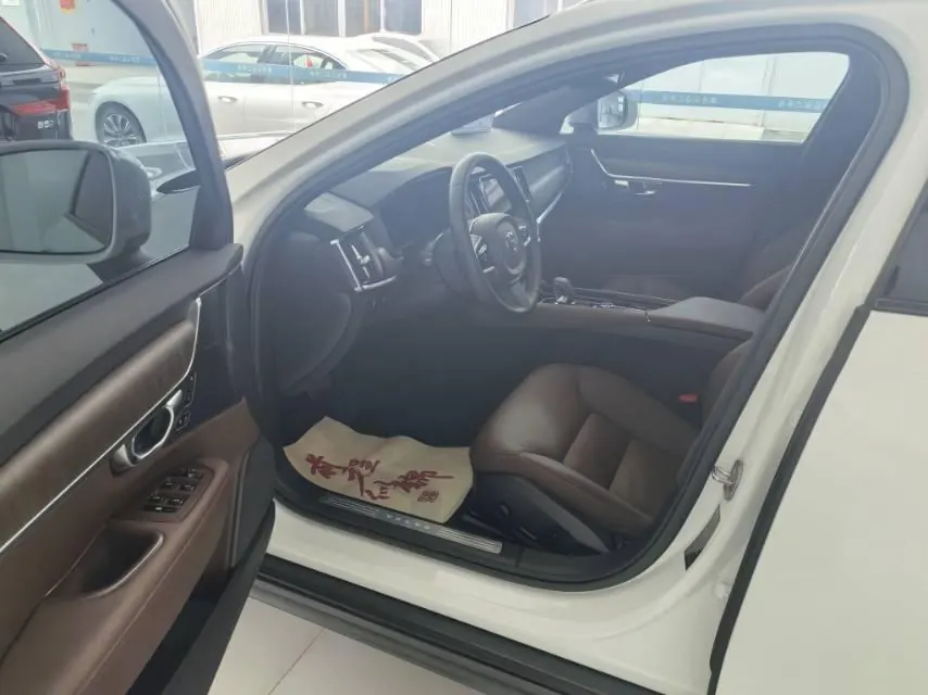 Volvo V90 (Imported) 2022 V90 Cross Country 48V 2.0T B5 AWD Zhiyuan Edition Automatic Gear 3