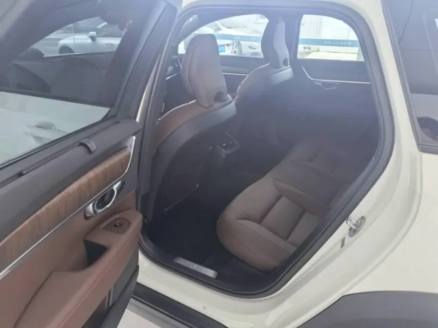 Volvo V90 (Imported) 2022 V90 Cross Country 48V 2.0T B5 AWD Zhiyuan Edition Automatic Gear 4