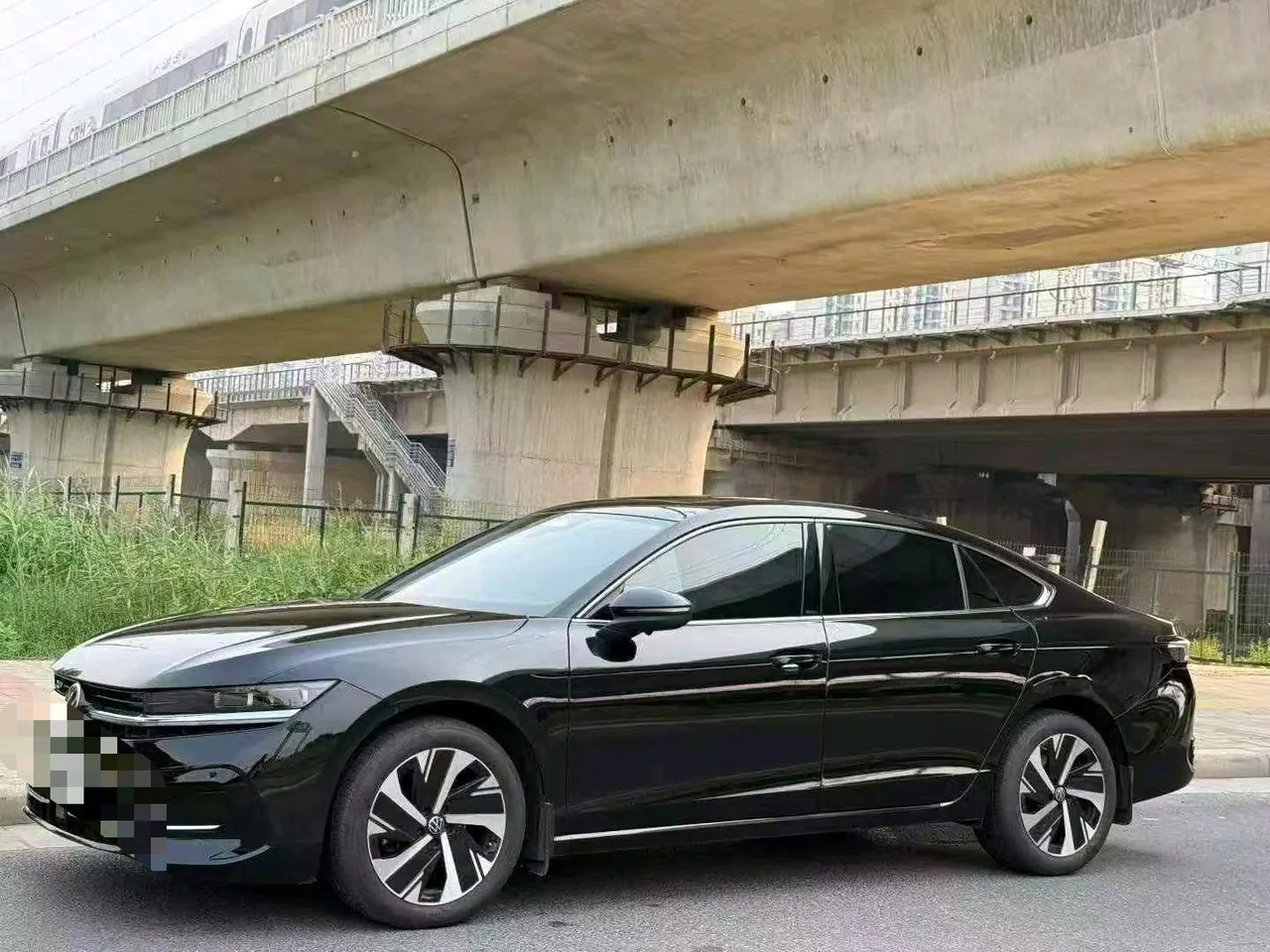 Volkswagen 2025 Magotan 2.0TSI 330TSI Luxury (Modified 2) Automatic Gear - View 1