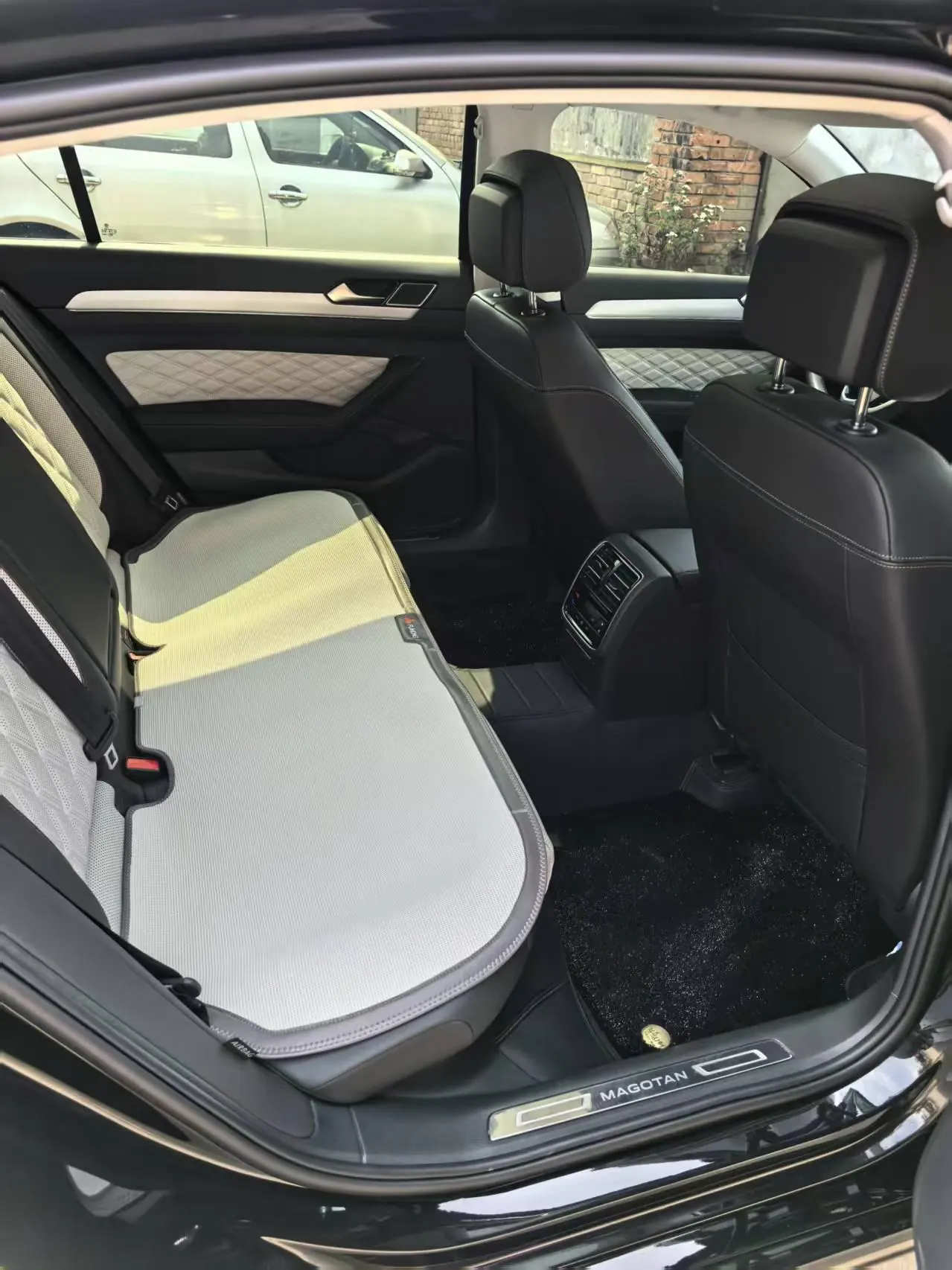 Volkswagen 2025 Magotan 2.0TSI 330TSI Luxury (Modified 2) Automatic Gear 7