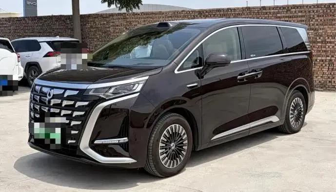 Open image lightbox: Denza 2025 Denza D9 DM-i 1.5T stepless four-wheel drive automatic gear