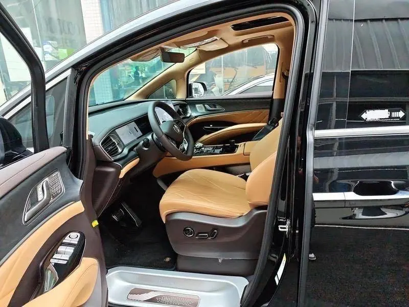 Denza 2025 Denza D9 DM-i 1.5T stepless four-wheel drive automatic gear 4