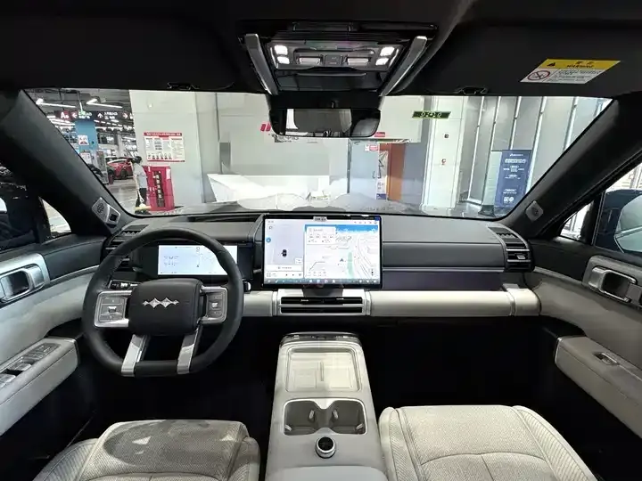 Titanium 7 2025 190KM 4WD Ultra Edition 7