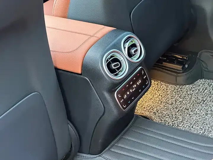 Mercedes Benz GLC 2025 GLC 300 L 4MATIC Luxury 5-seat 11