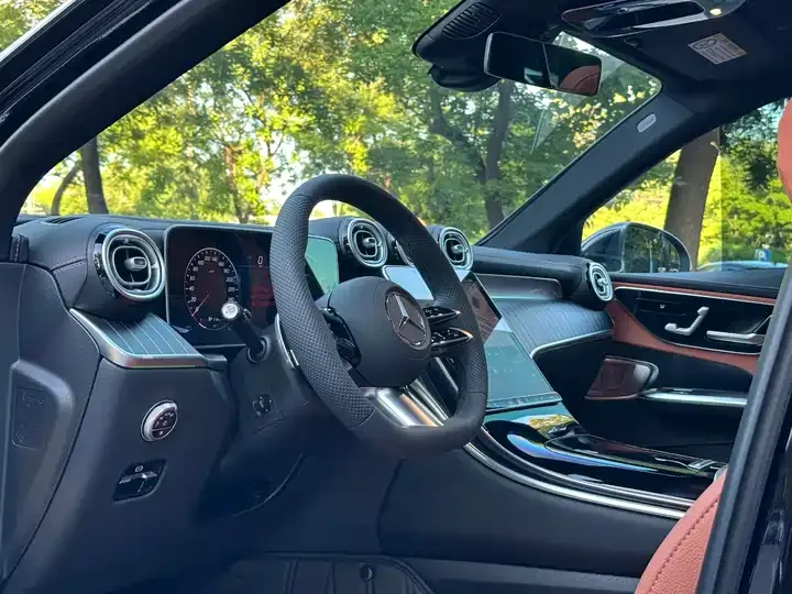 Mercedes Benz GLC 2025 GLC 300 L 4MATIC Luxury 5-seat 3