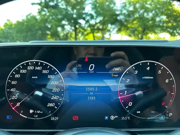 Mercedes Benz GLC 2025 GLC 300 L 4MATIC Luxury 5-seat 4