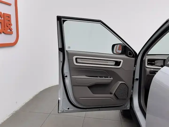 Geely ICON 2026 Chocolate 1.5TD Alcohol Edition 8