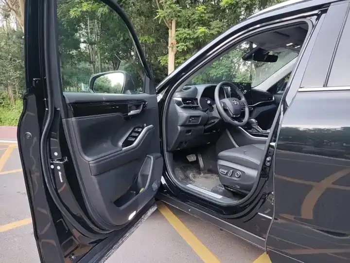Highlander 2026 2.5L Smart Electric Mixed Double Engine Two-Drive Deluxe Edition 7 Seat 3