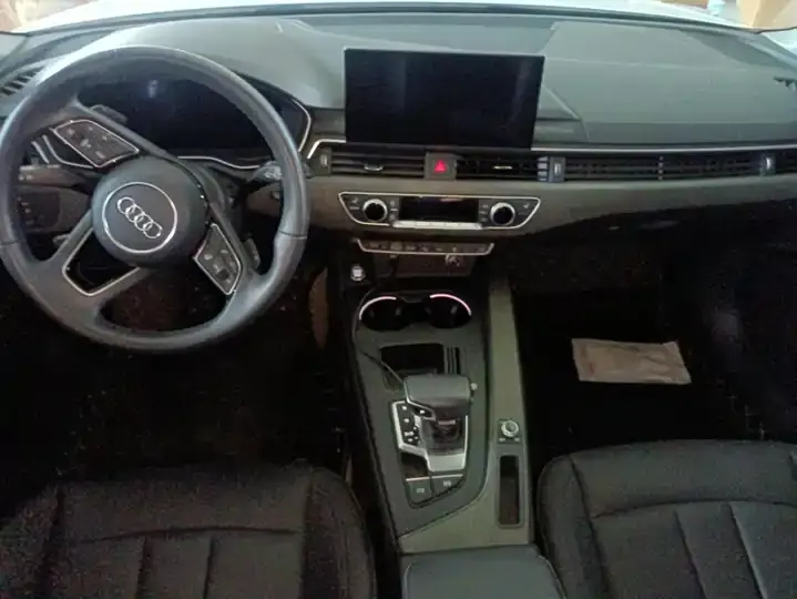 Audi A4L 2022 40 TFSI Deluxe Elegant 12
