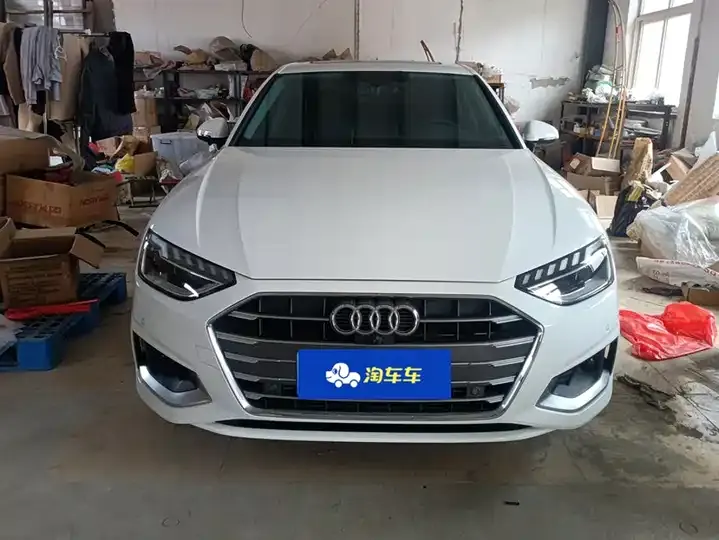 Audi A4L 2022 40 TFSI Deluxe Elegant 2