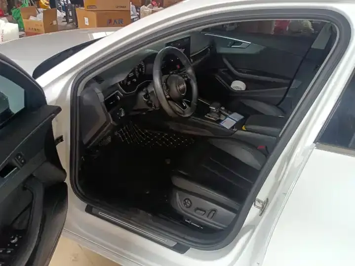 Audi A4L 2022 40 TFSI Deluxe Elegant 9