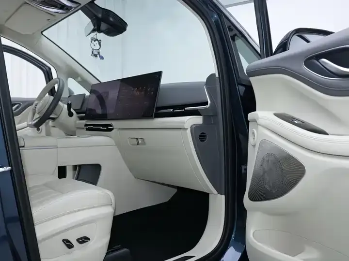 Voyah Dreamer 2025 PHEV Four-wheel Drive Flagship Dry Kun Edition 4
