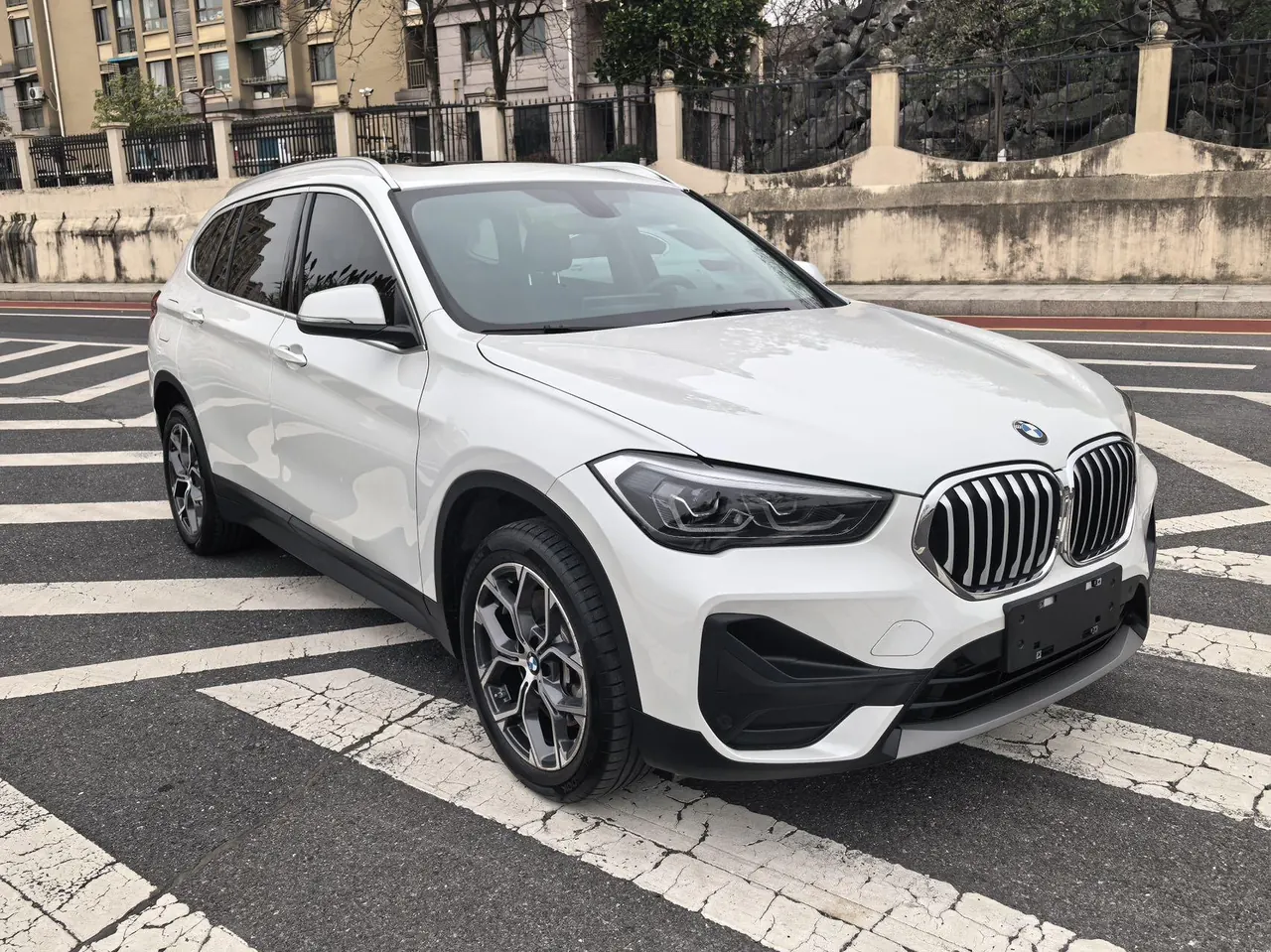 BMW 2022 X1 sDrive25Li 2.0T Leading Automatic Gear 3
