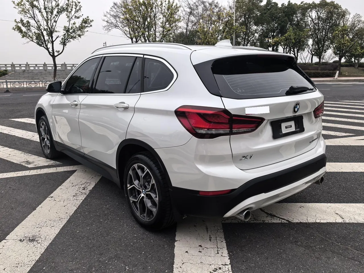 BMW 2022 X1 sDrive25Li 2.0T Leading Automatic Gear 9